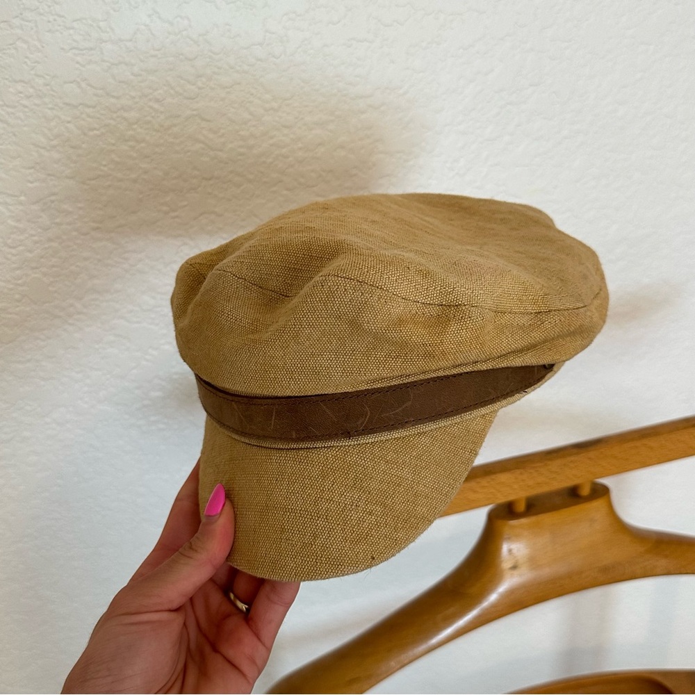 Frye Classic Tan Newsboy Cap